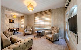 Palas Apartments